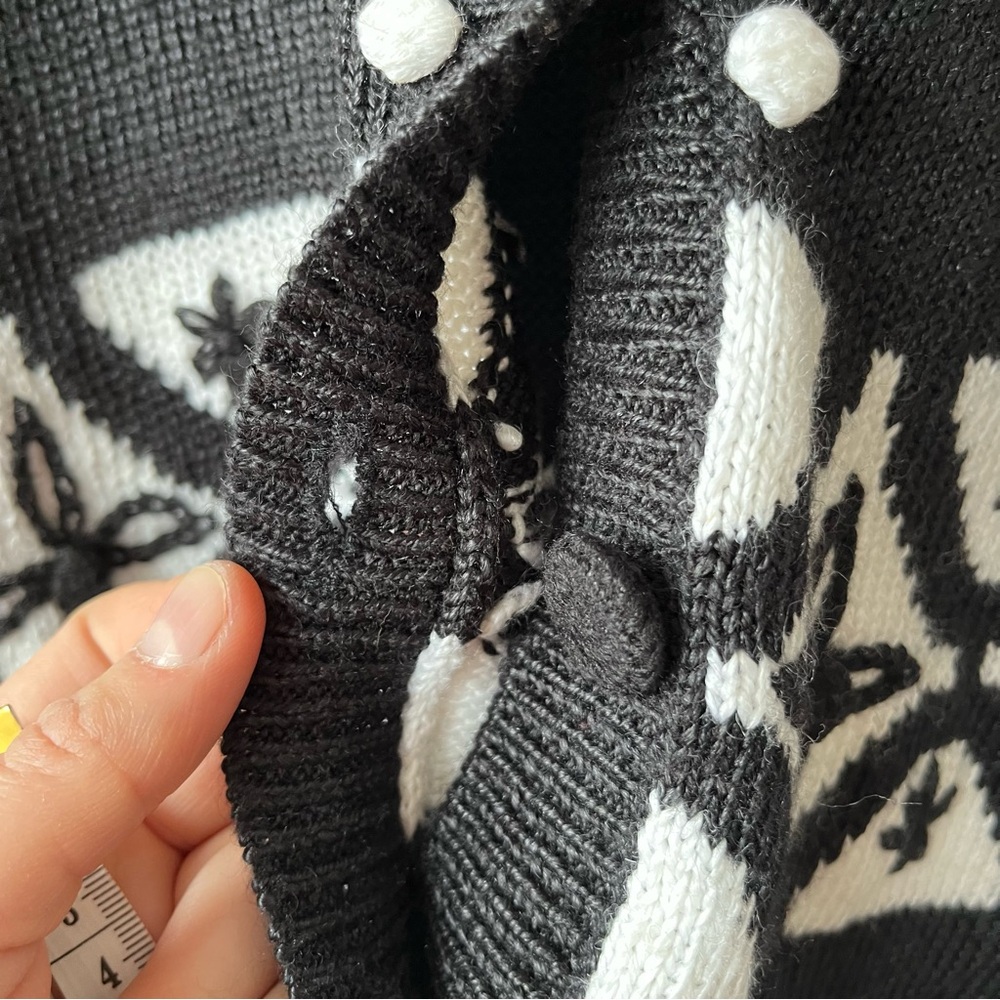 Jantzen Ramie/Acrylic Blend Black and White Cardigan Geometric Pattern size L - Picture 10 of 13